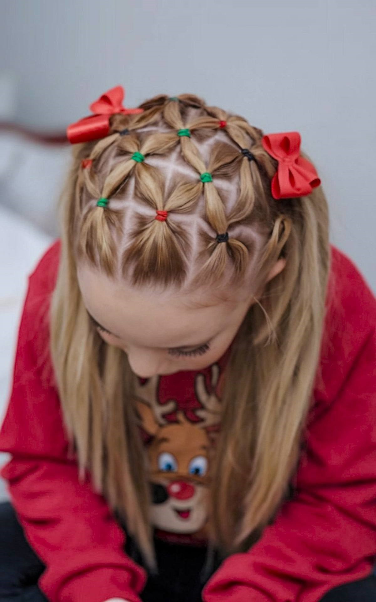 10 Best Christmas Hairstyles for Little Girls