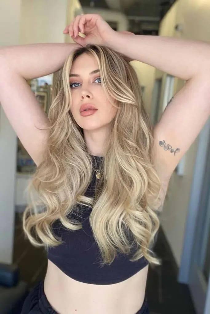 Soft Blonde Waves With Face-Framing Layers