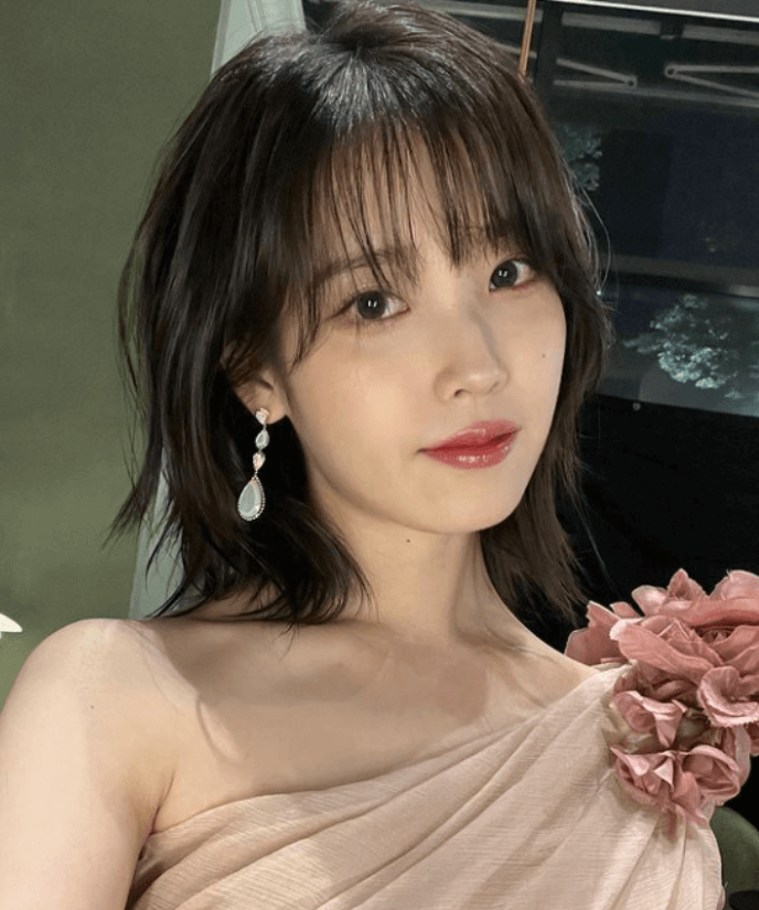 Short Hair Trend 6. IU's Shaggy Bob & Wispy Bangs
