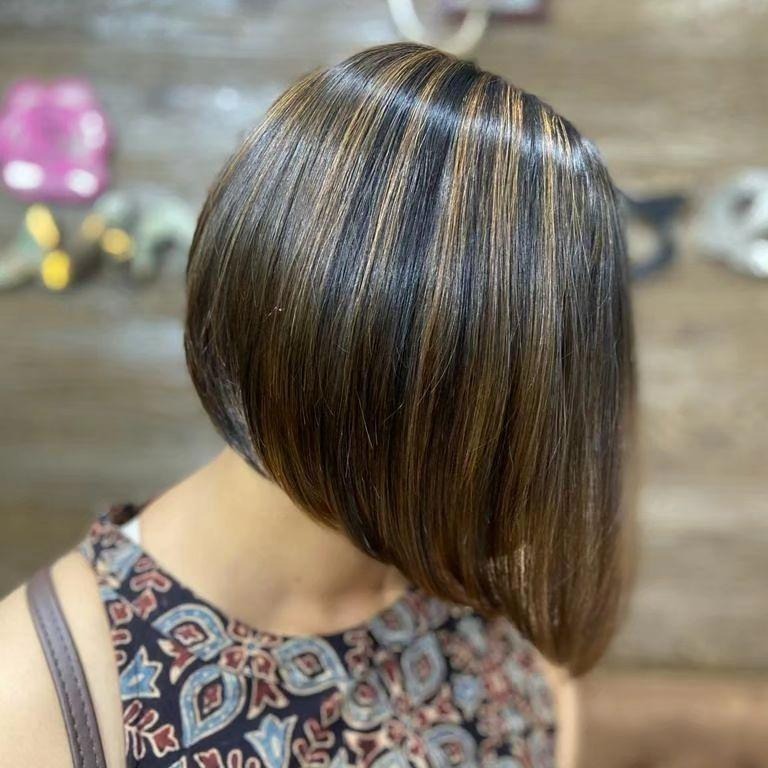 Beige Blonde Highlights with Stacked Bob