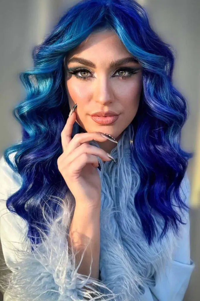Vibrant Dark Blue and Light Blue Highlights