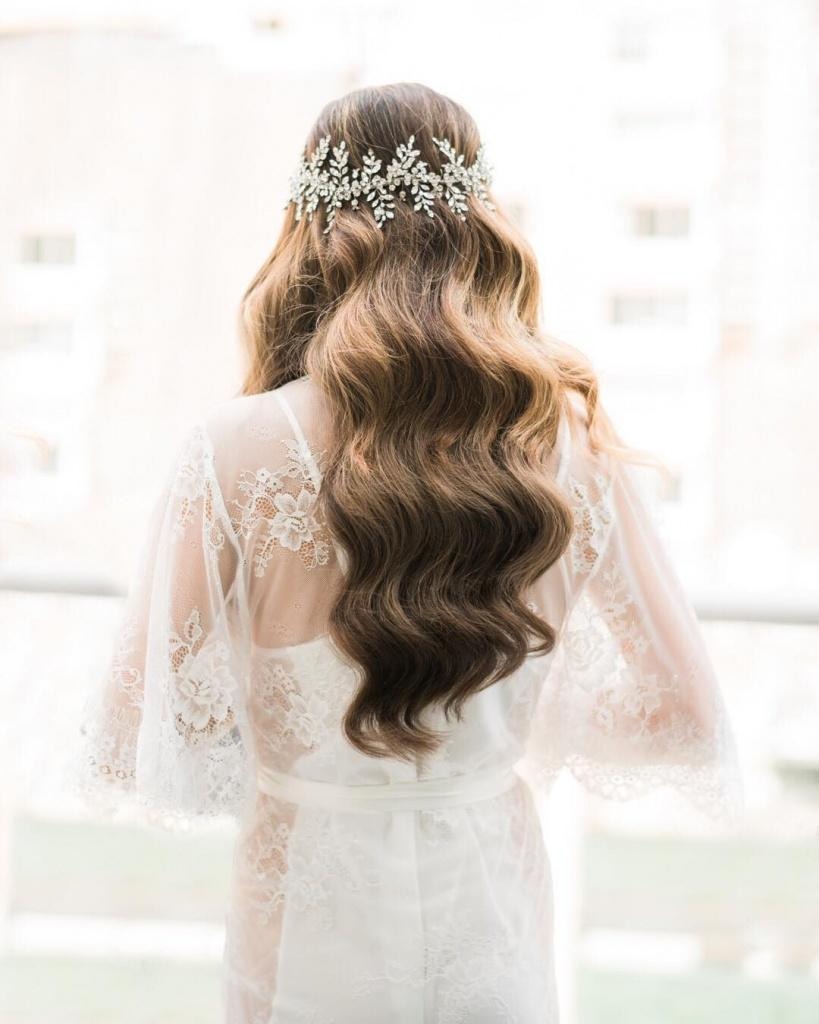 Trendy Ways To Wear Your Hair Down