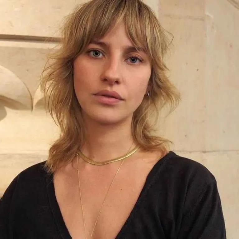 Beeline Honey Blonde Wavy Shag Mullet Wolf Cut With Choppy Curtain Bangs