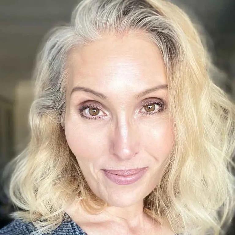 Short Wavy Grey Hair With Blonde Highlights