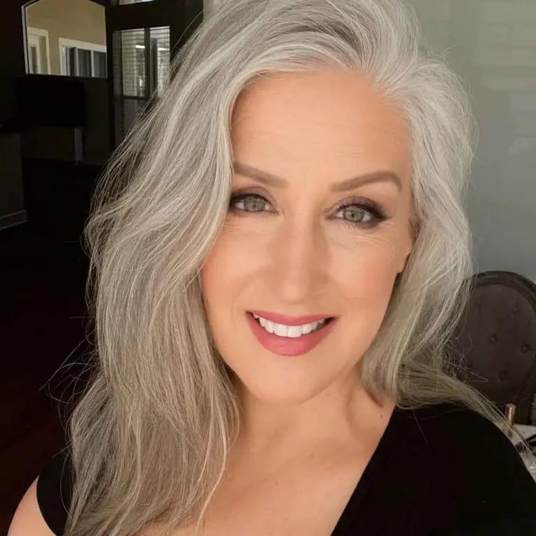 Medium Wavy Silver Hair
