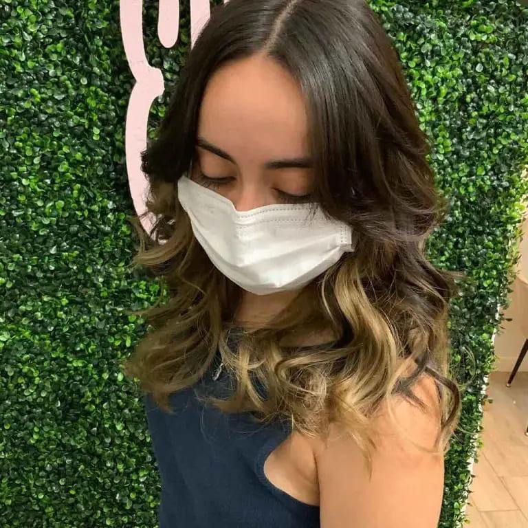 Black Medium Wavy Wolf Cut With Lower-Layer Blonde Highlights