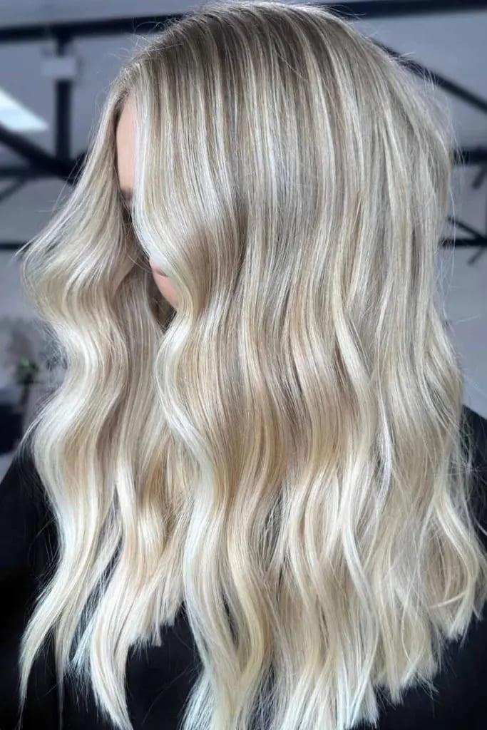 Natural Blonde Blend With Gentle Low Lights
