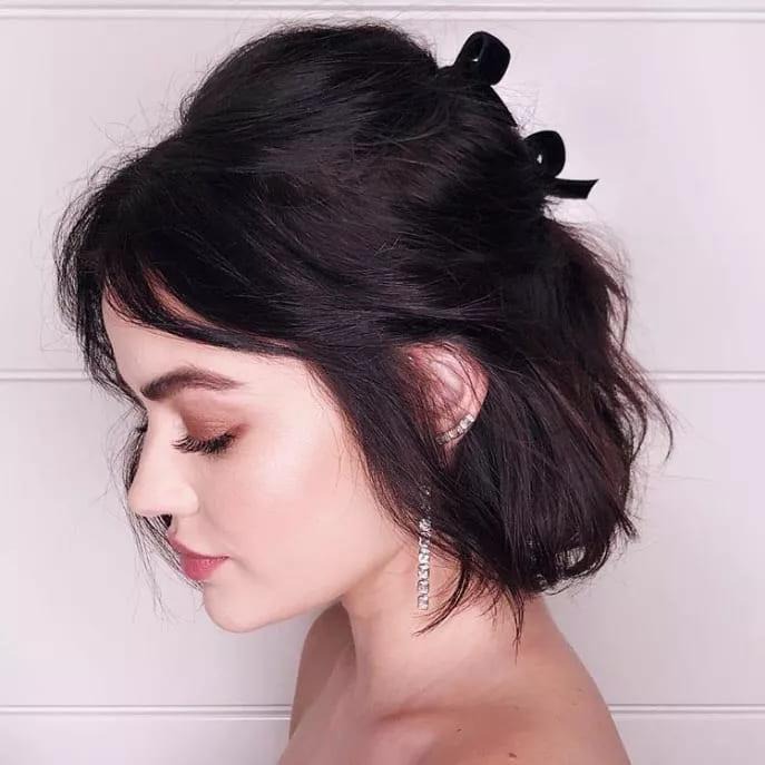 Short Bouffant Half-Up