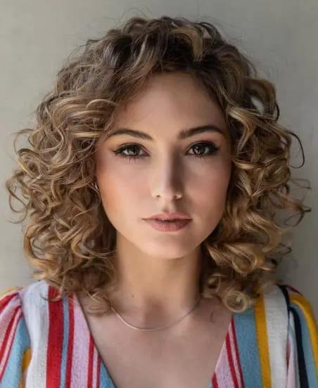 Mid-Length Curly Hairstyle