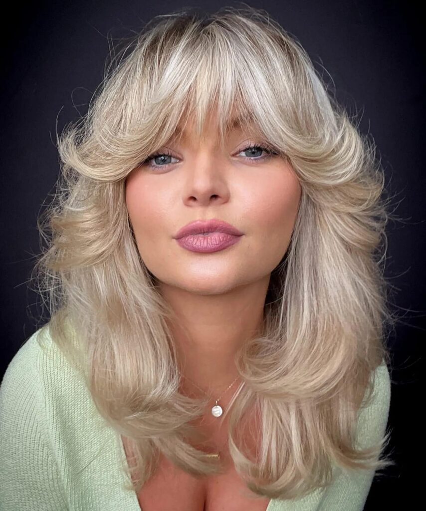 Medium Wavy Hairstyle