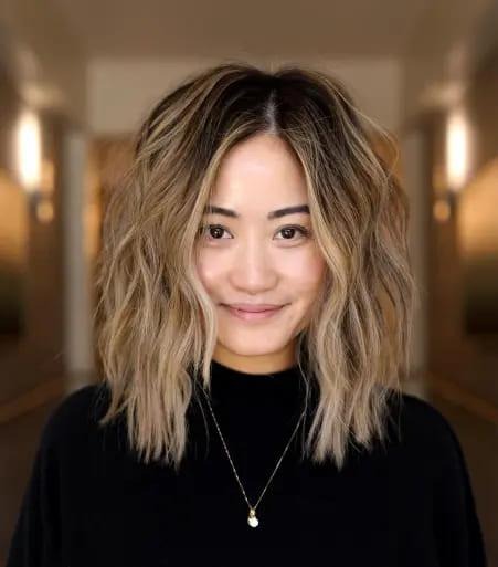 Round Face Blunt Wavy Bob
