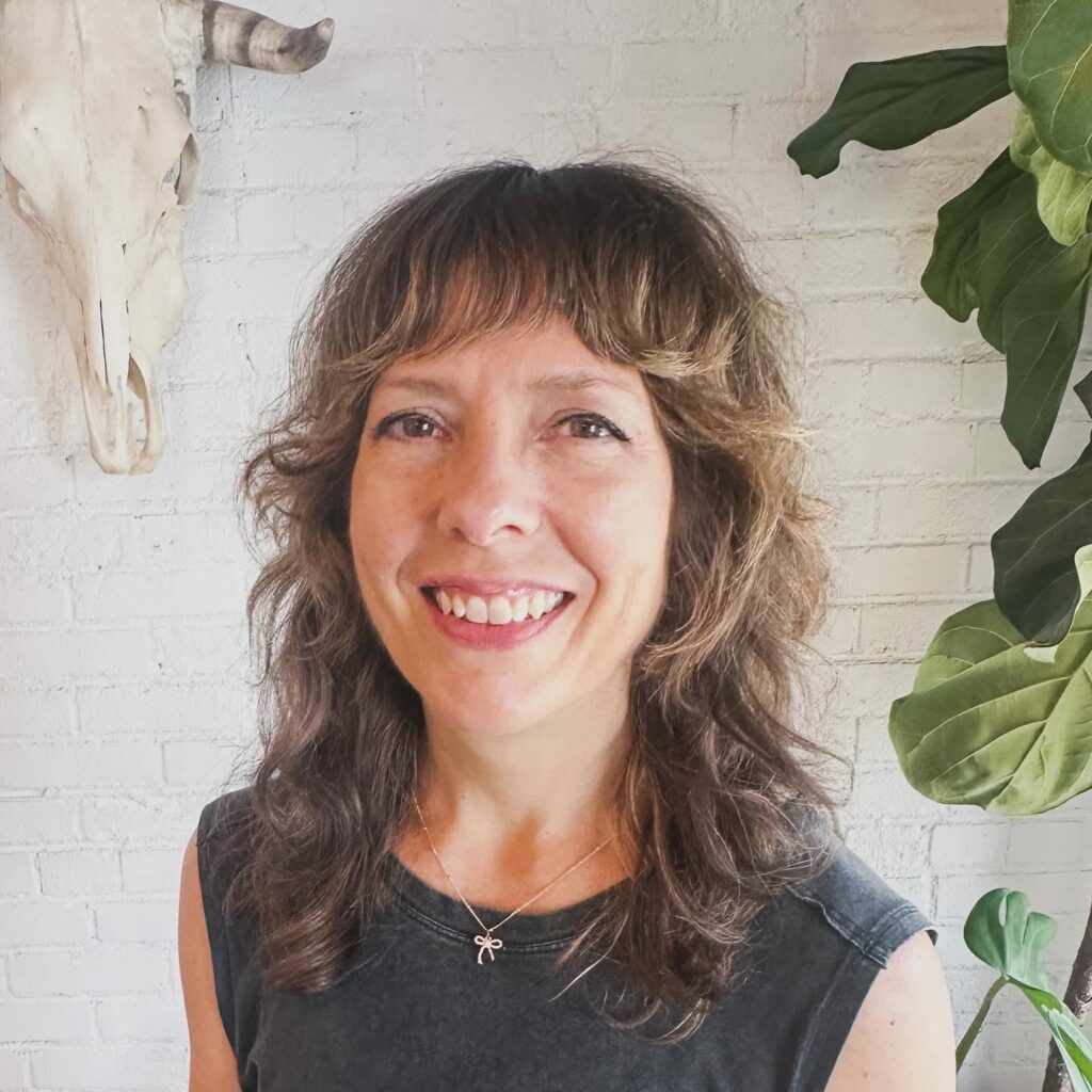 Wavy shag cut for extra volume