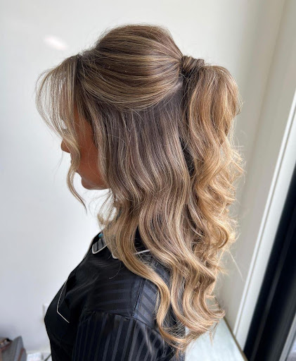 Half-Up Ponytail on Bronde Hair