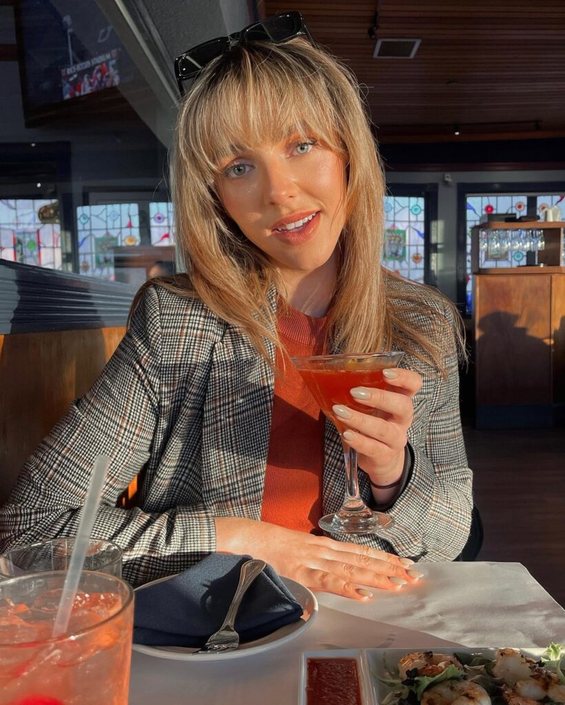 Wavy Bronde Wolf Cut With Choppy Bangs 