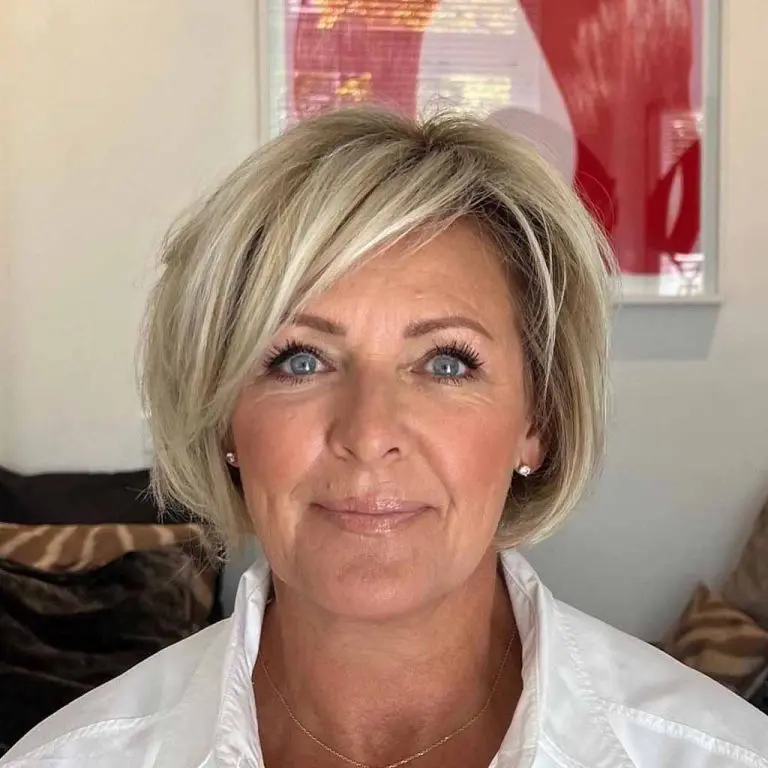  Layered Bob with Feathered Ends