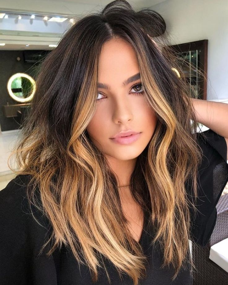  Face-Framing Layers with Caramel Balayage