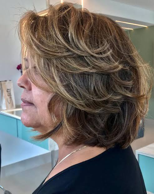  Shaggy Bob for Round Faces