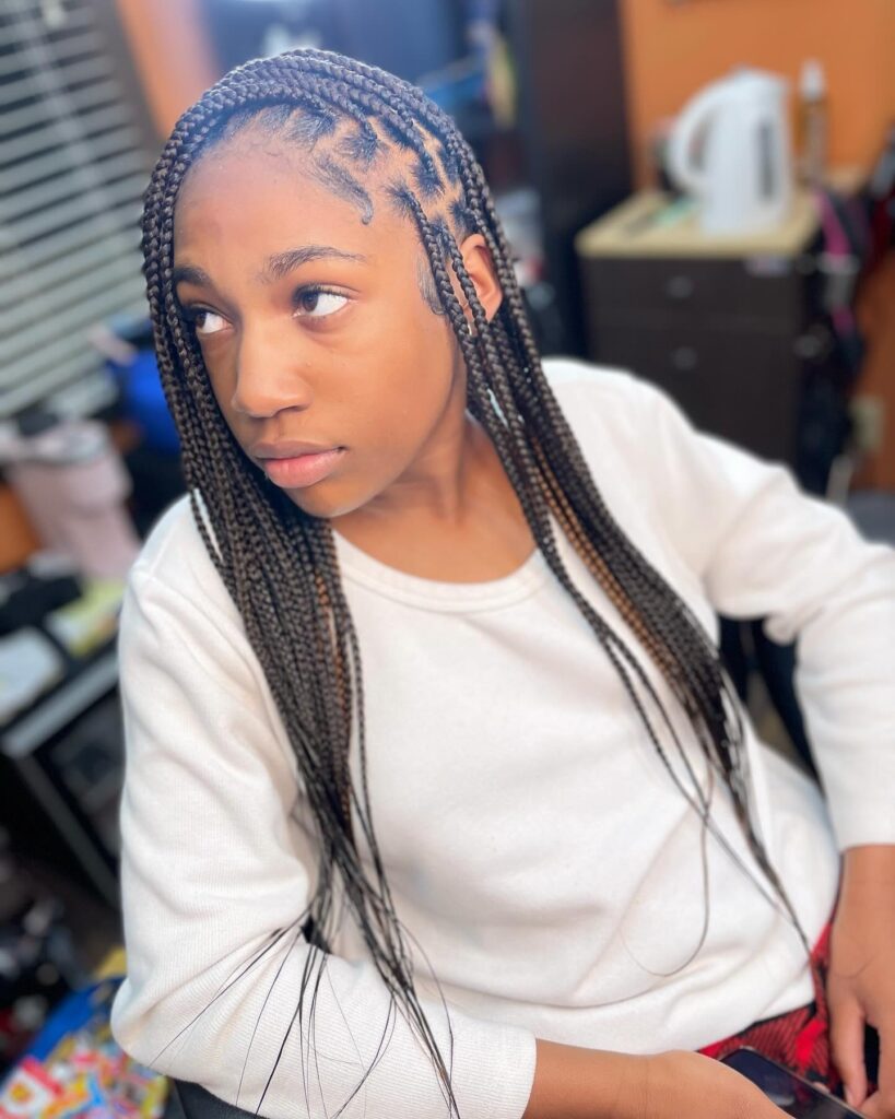 Classic Medium Knotless Braids